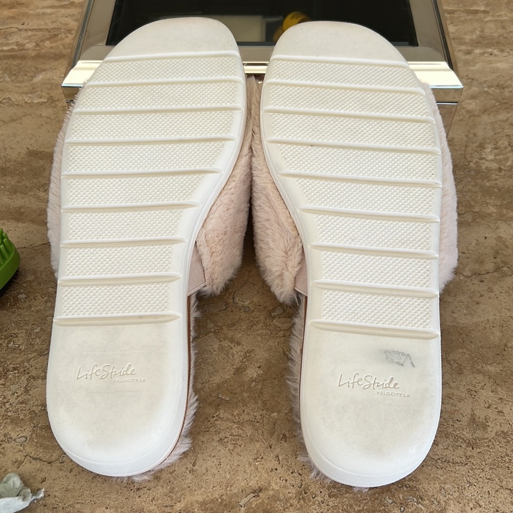 Life Stride Plush Slipper (Women's) - Picture 5 of 5